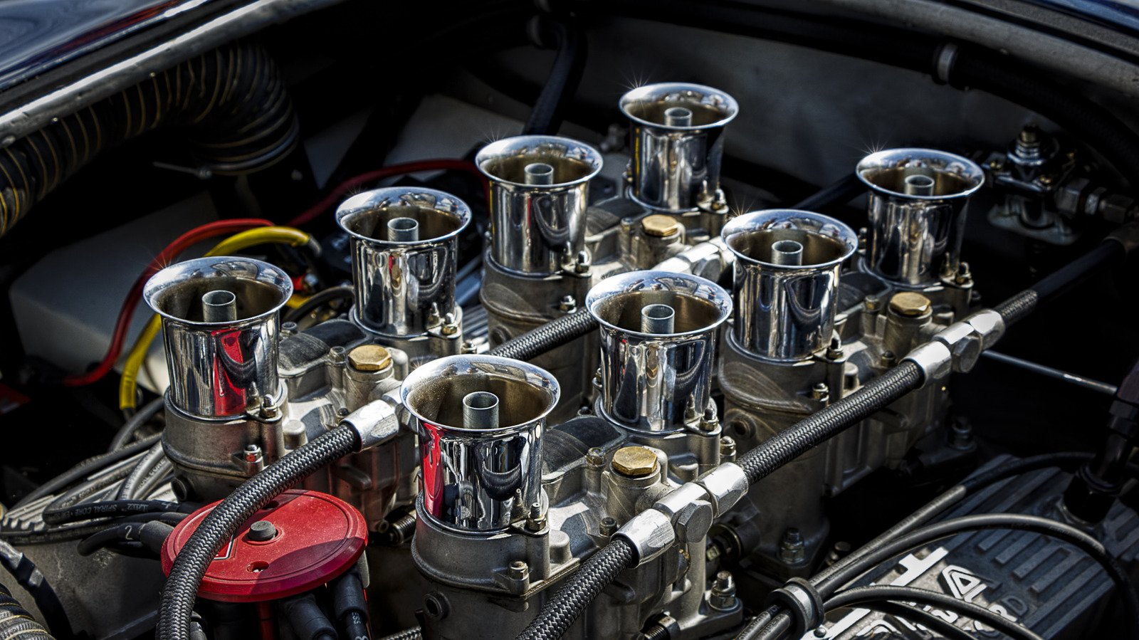 Amerikalıların V8 Motor Aşkı Nasıl Başladı? İkonik Bir Güç Hikayesi