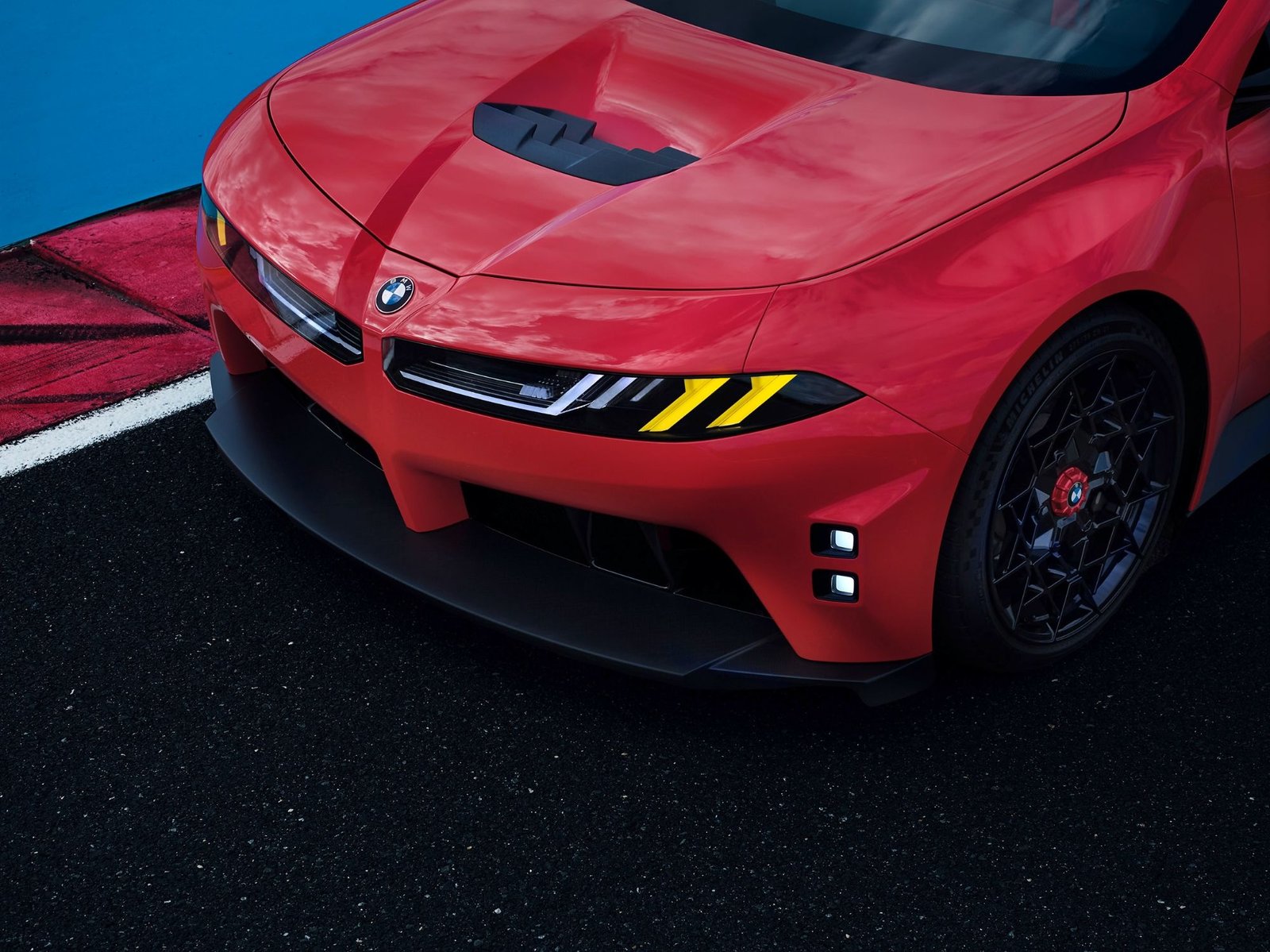 BMW M Concept Neue Klasse: Pistten Sokaklara Tam Elektrikli M Geleceği