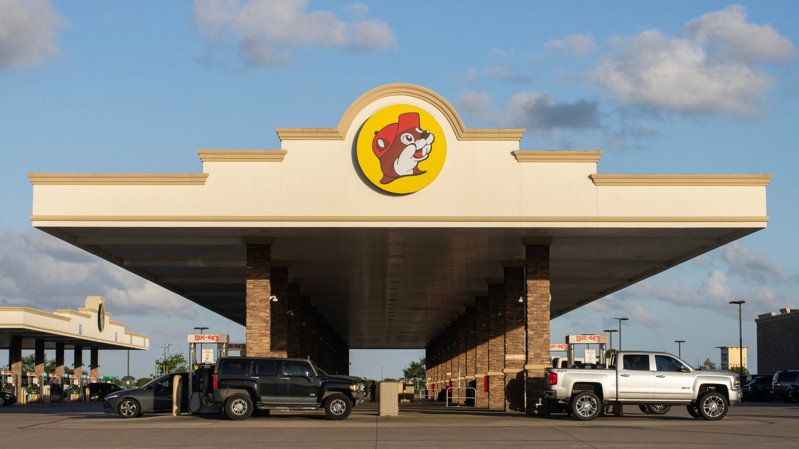 Buc-ee’s’in Dev İstasyonlarında Karavanla Gecelemek Neden Yasak?
