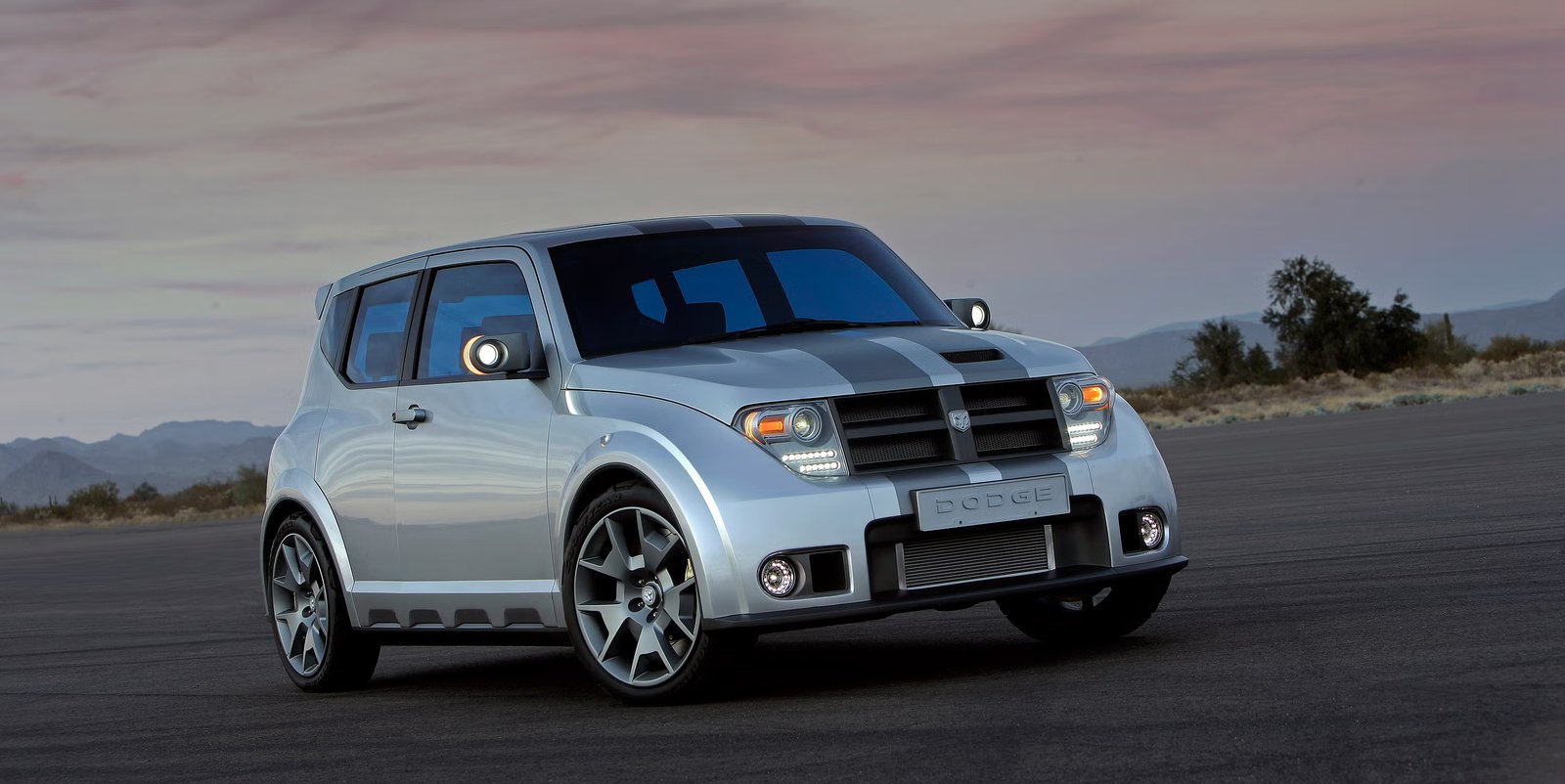 Dodge Efsanesi Geri Dönüyor: Yeni 'Muscle Hatch' GLH Yolda!