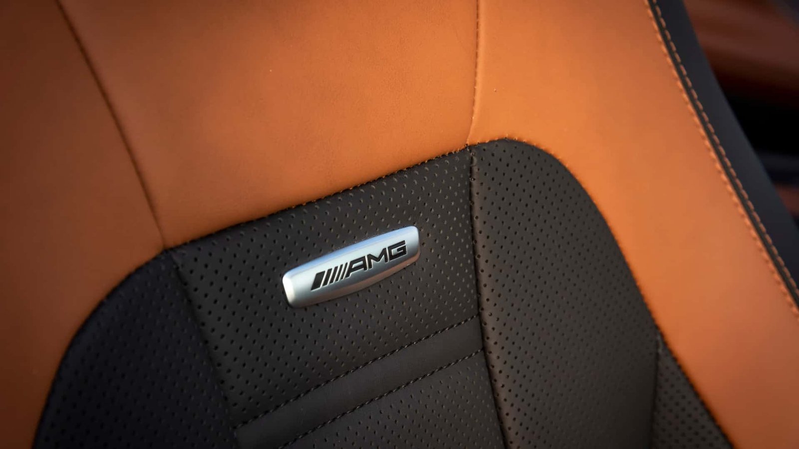 Mercedes-AMG Logosunun Neden Olduğu İddia Edilen Yanıklar İçin Toplu Dava