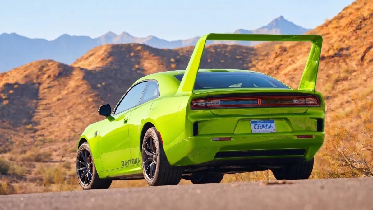 Superbird Ruhu Geri Döndü: Yeni Dodge Charger SRT’nin Kanatları Uçuşa Hazır!