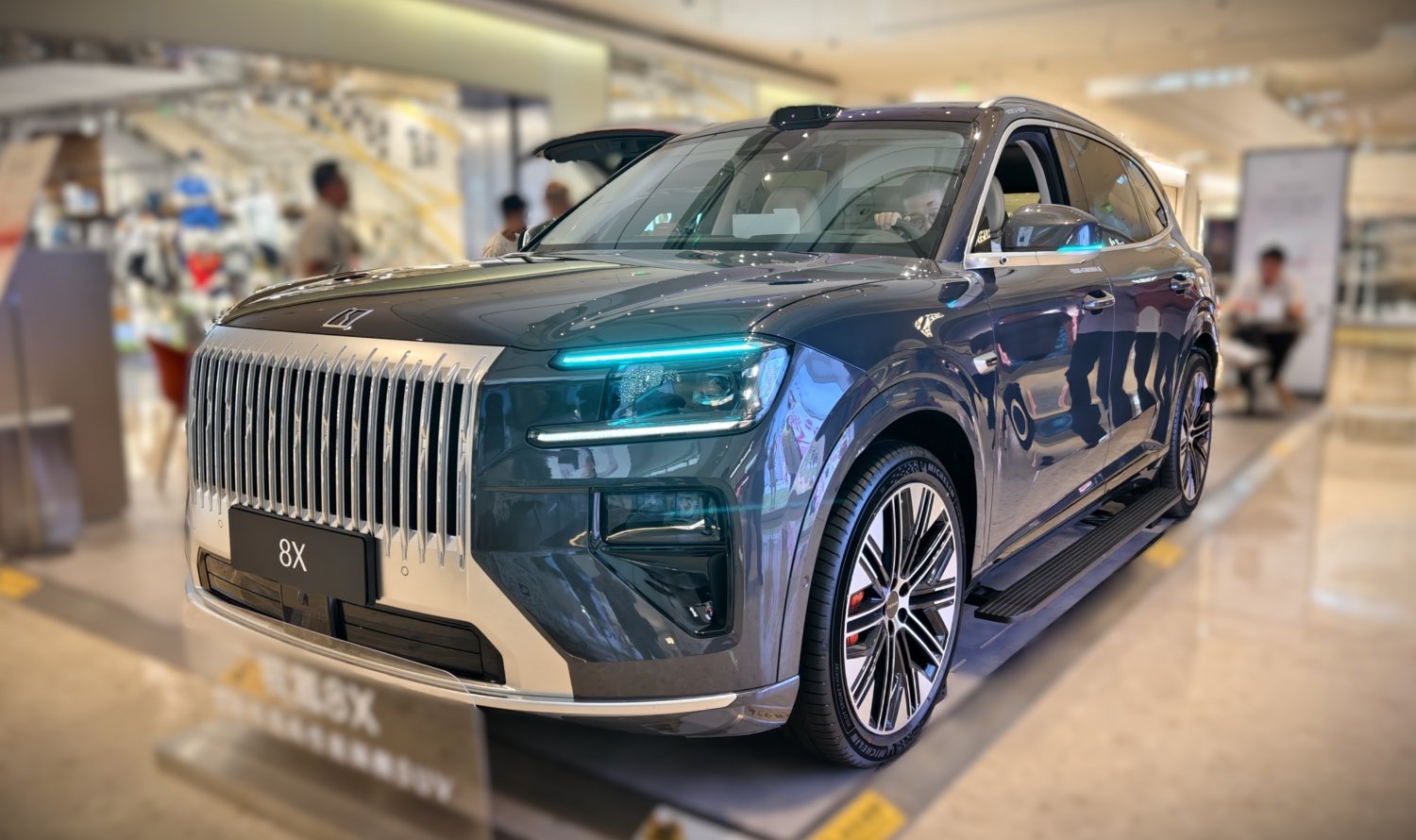 Zeekr 8X Ultra Plus: 885 HP Hibrit Güç, Avrupa Yolunda